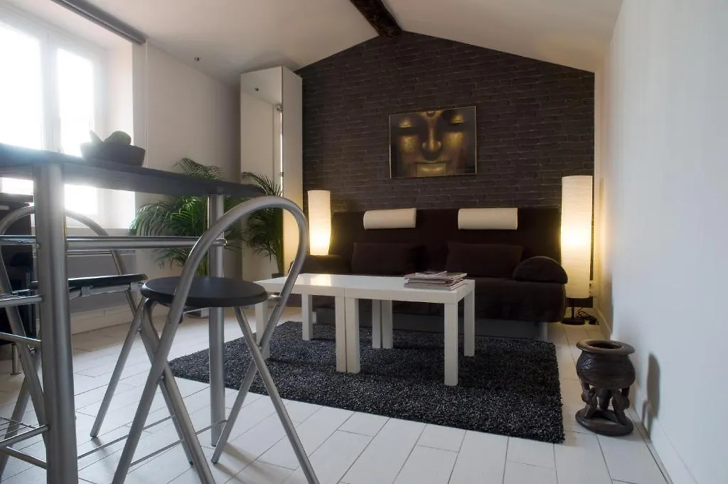 Studio Ivry Lyon 0*,